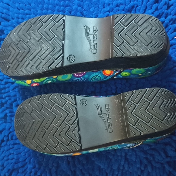 Ladies Amazing Candies and Twirls Dansko Professionals, Size 37, In great shape - Picture 4 of 5